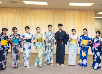 留学生参加了夏日祭！