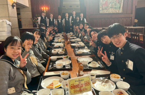 用英语辩论，拓展未来！高中大学合作 in British Hills！